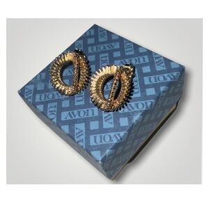 Avon Vintage Gold Tone Mid Century Multi Dimensional  1/2” Earrings